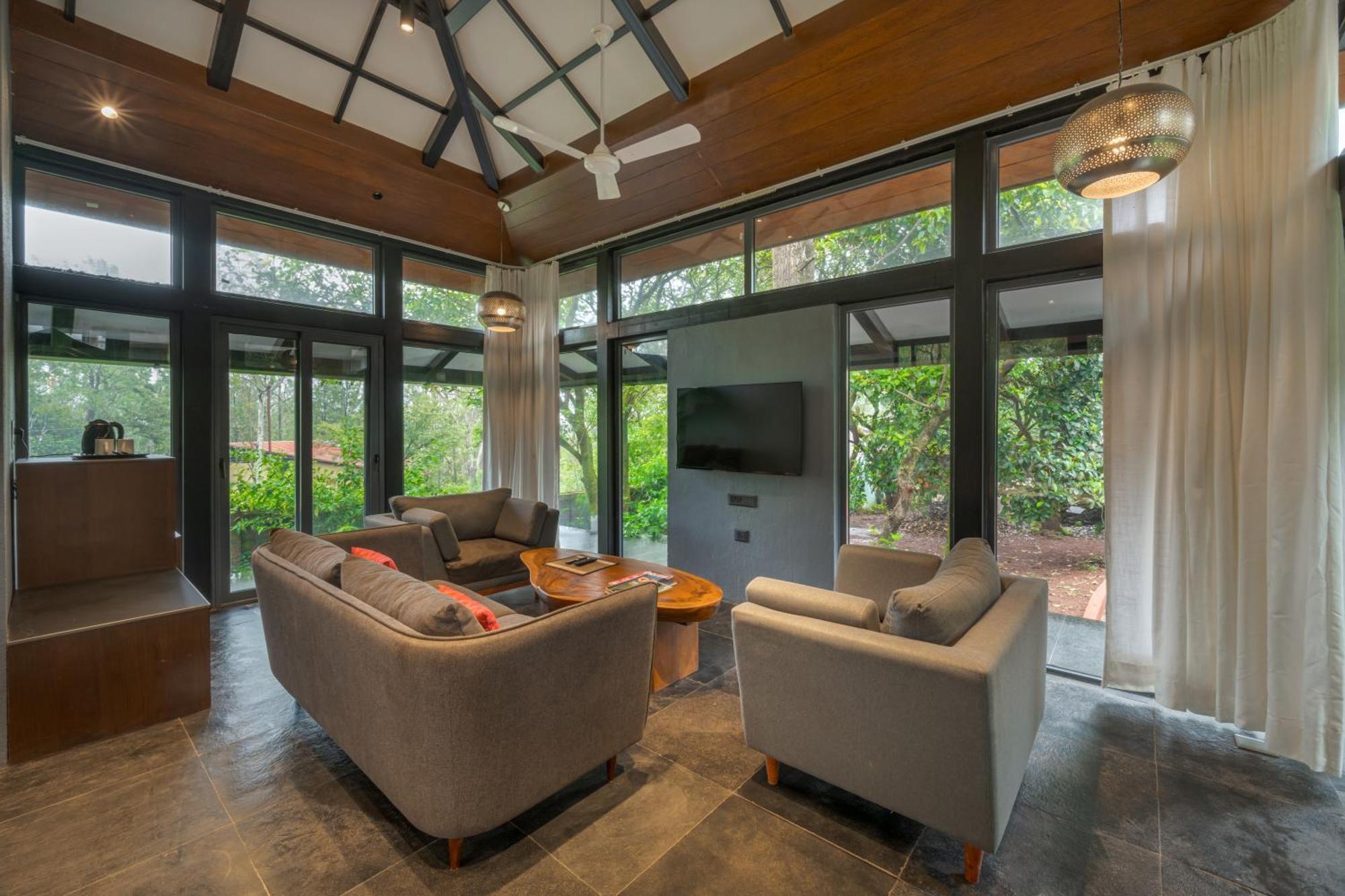 Saffronstays The Glasshouse, Panchgani - Beautiful Glass Villa For Couples Zewnętrze zdjęcie